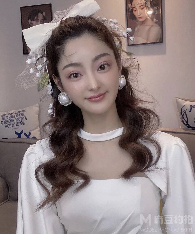 妆容模特