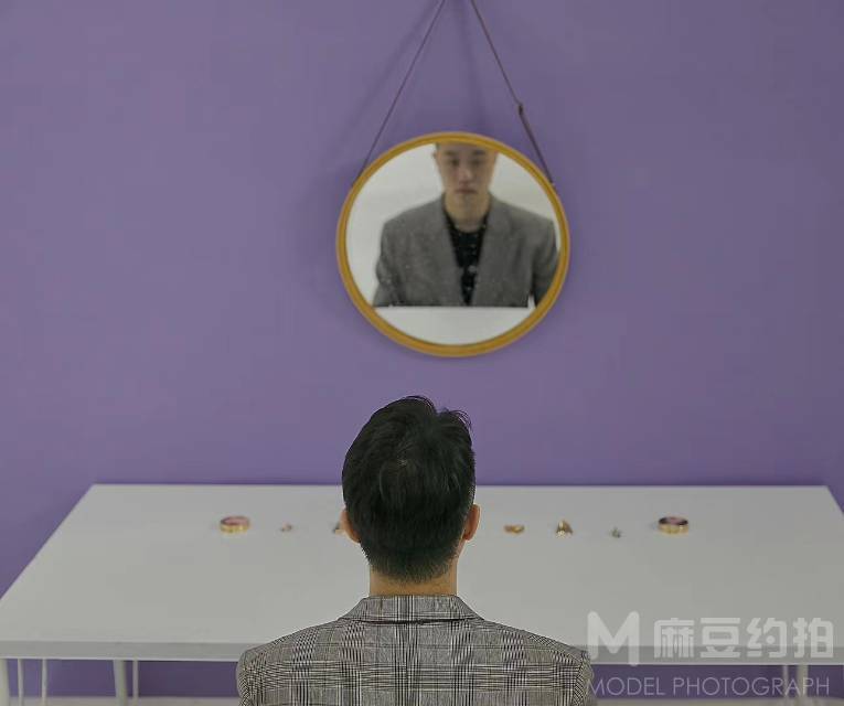 情绪模特