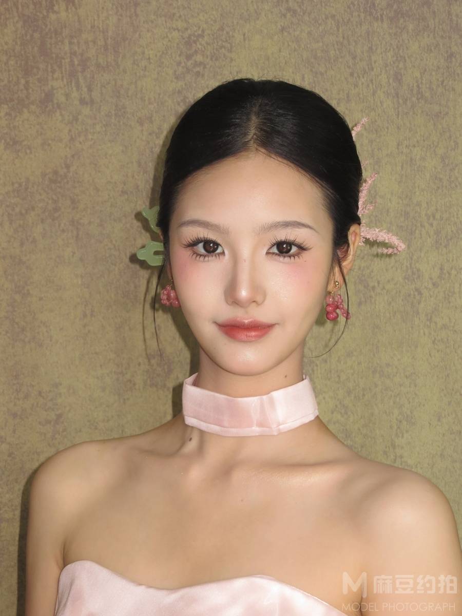 妆容模特