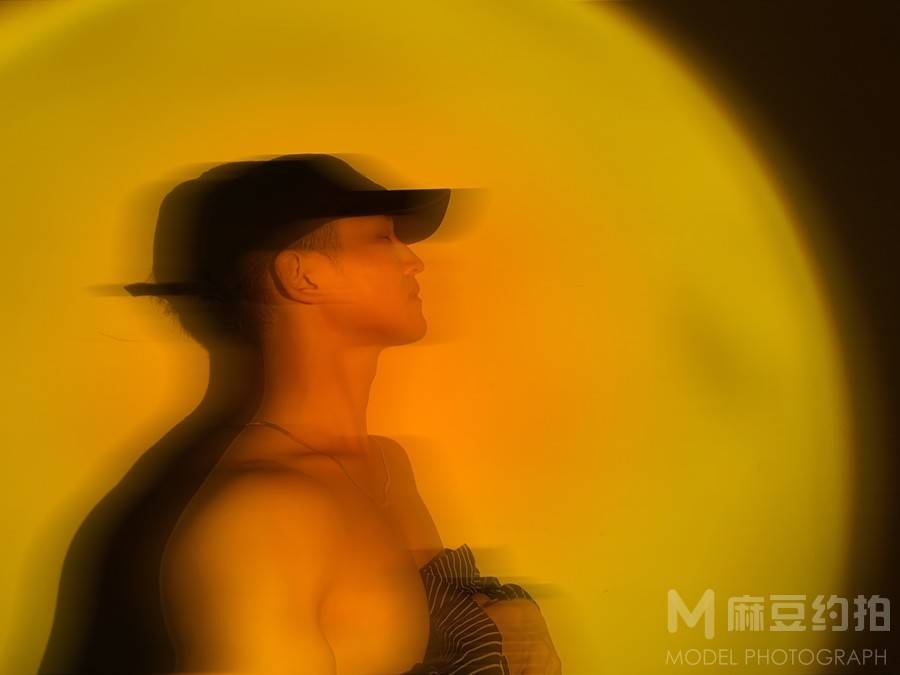 情绪模特