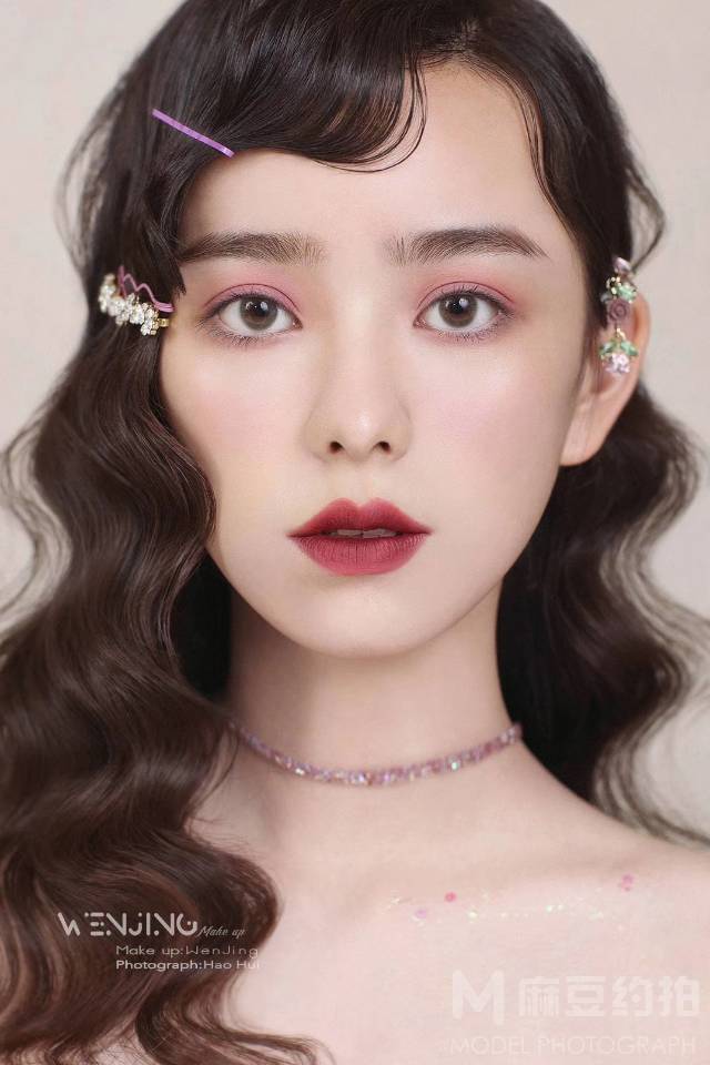 妆容模特