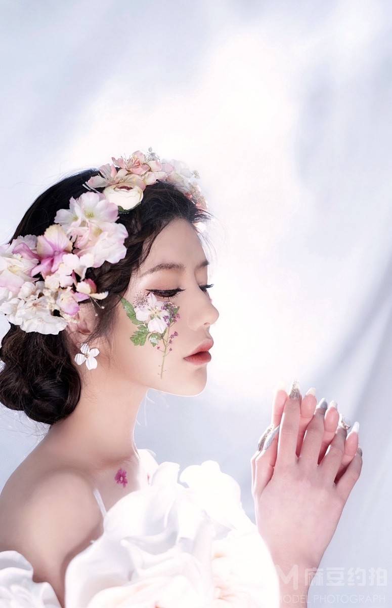 妆容模特