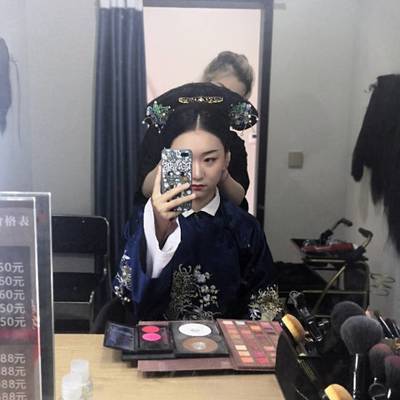 情绪模特