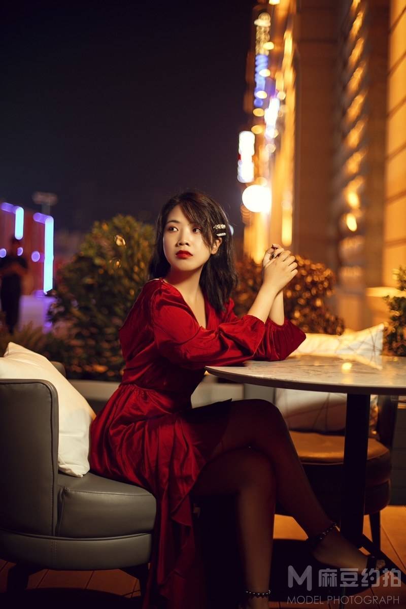 情绪模特