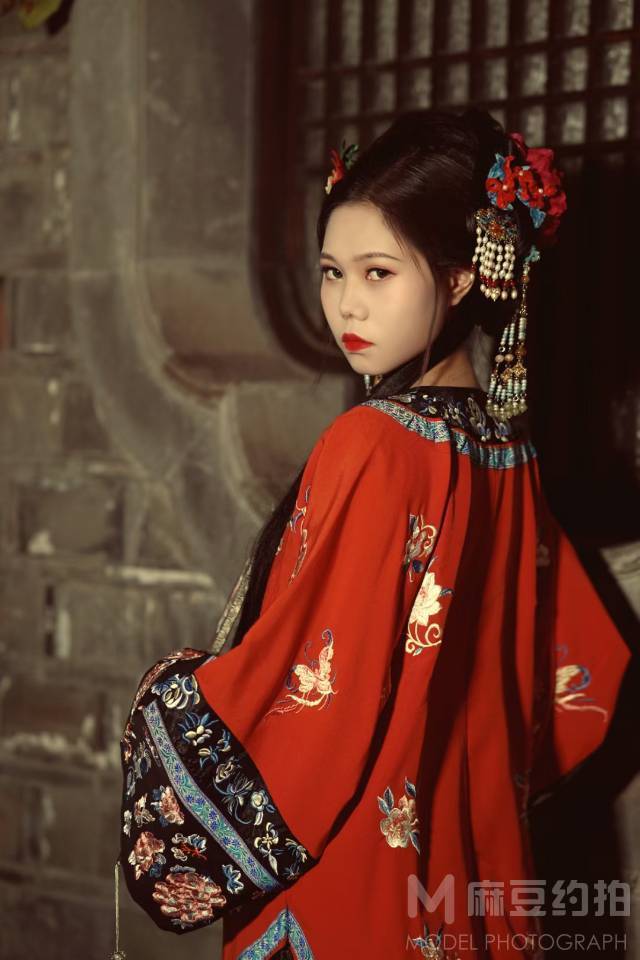 汉服模特