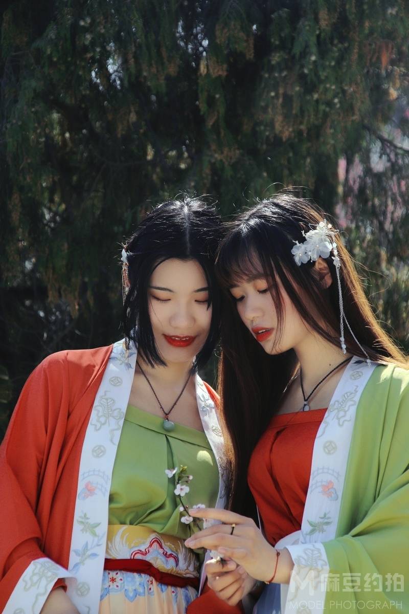 汉服模特
