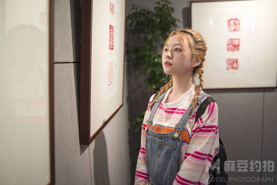 情绪模特
