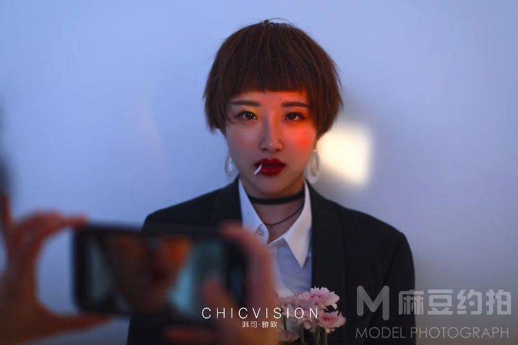 情绪模特