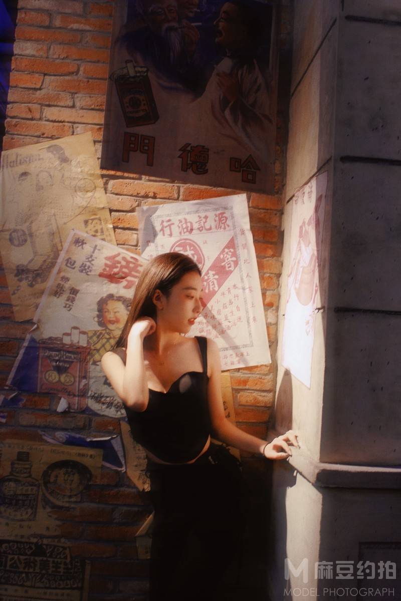 情绪模特