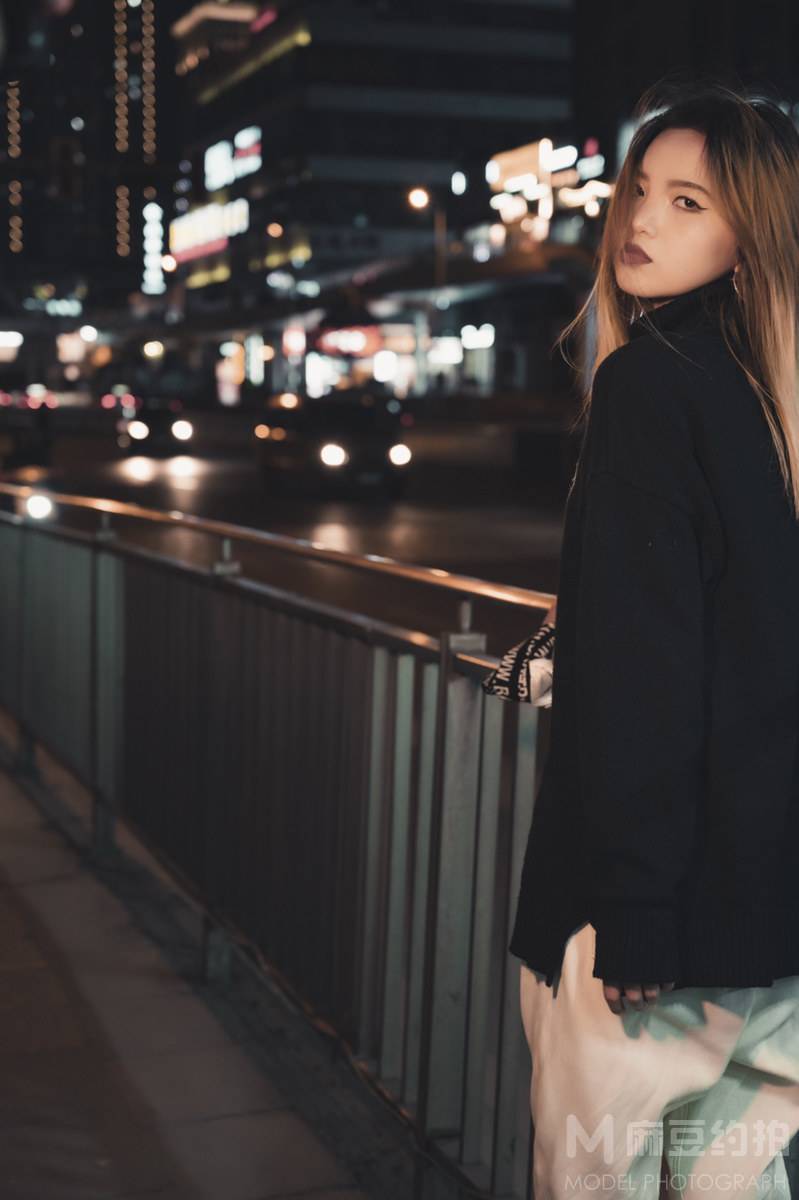 情绪模特