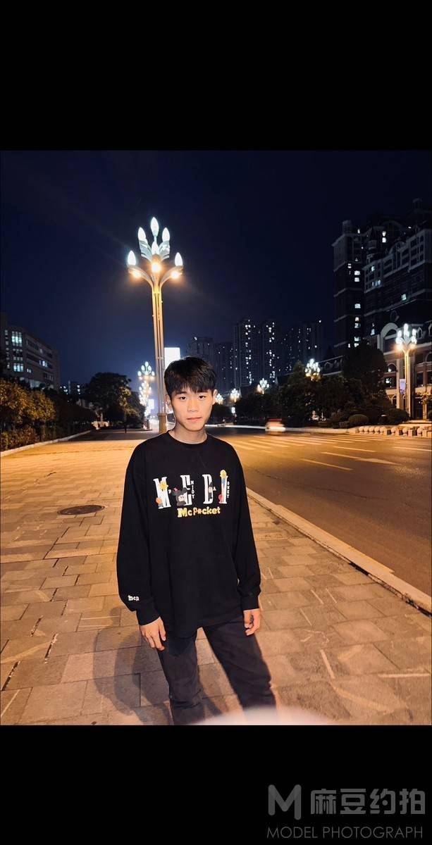校园模特