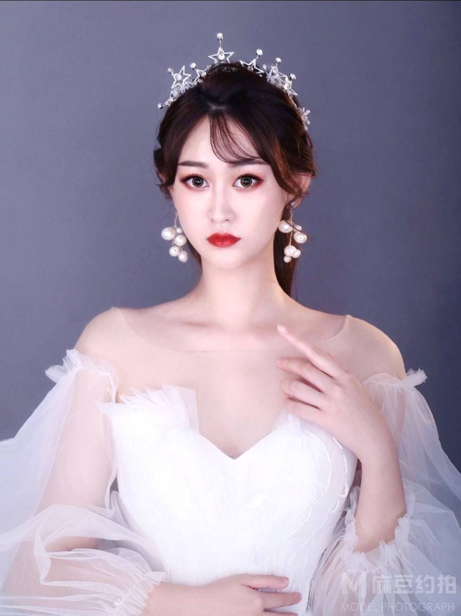 妆容模特