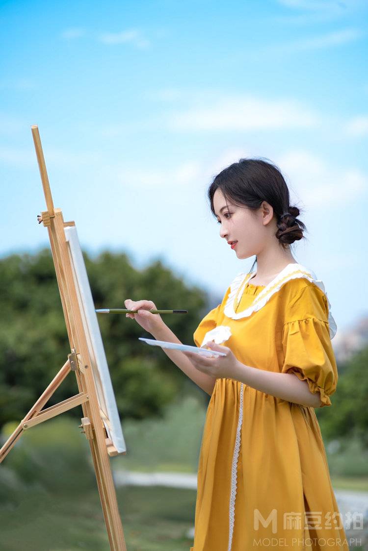 情绪模特