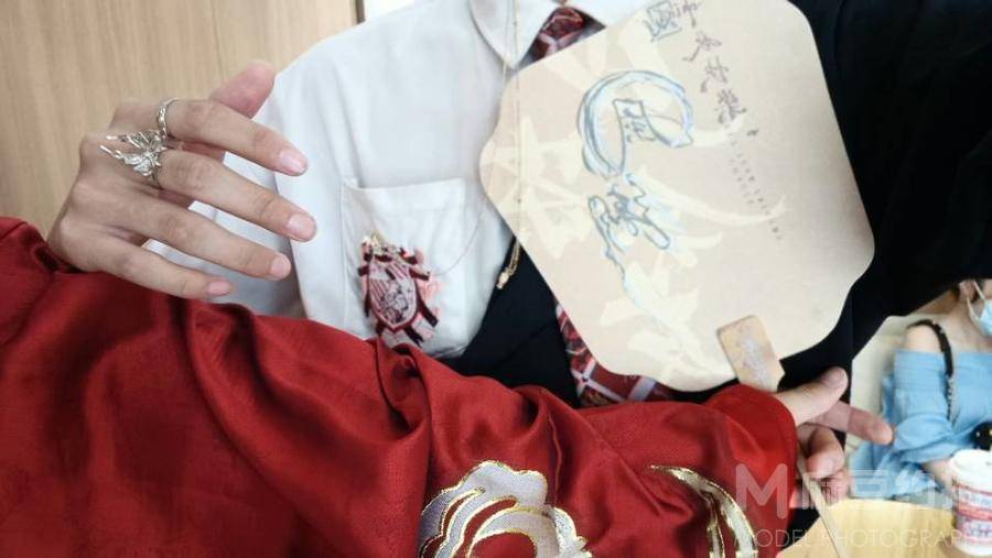 情绪模特