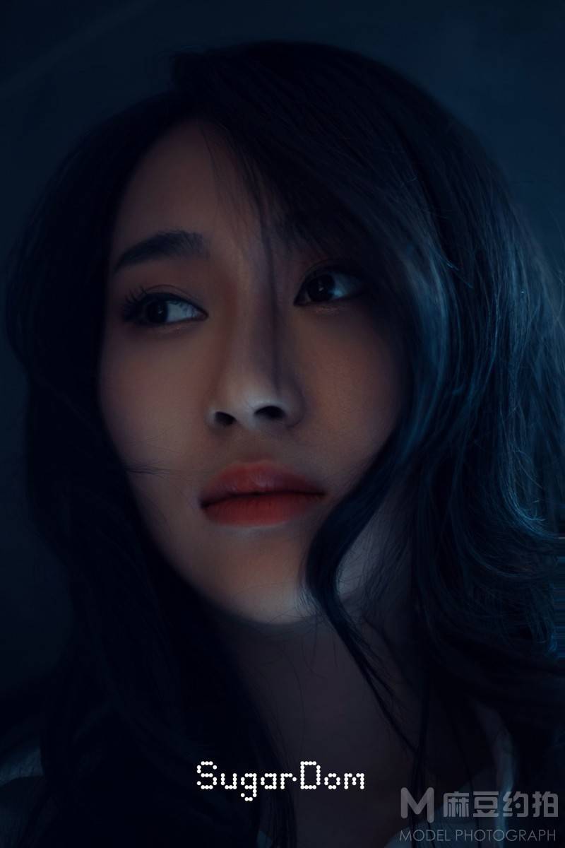 黑白模特