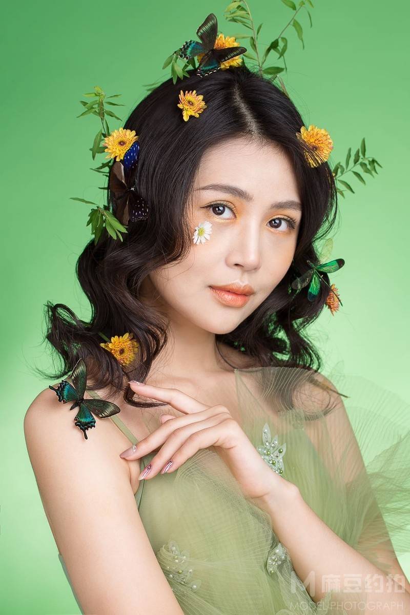 情绪模特