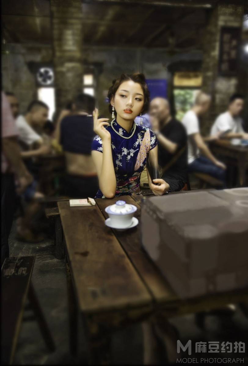 情绪模特