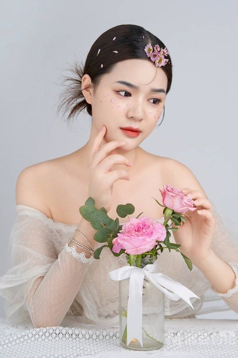 黑白模特