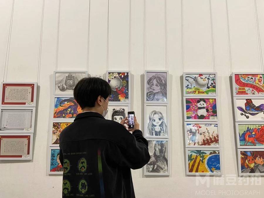 校园模特