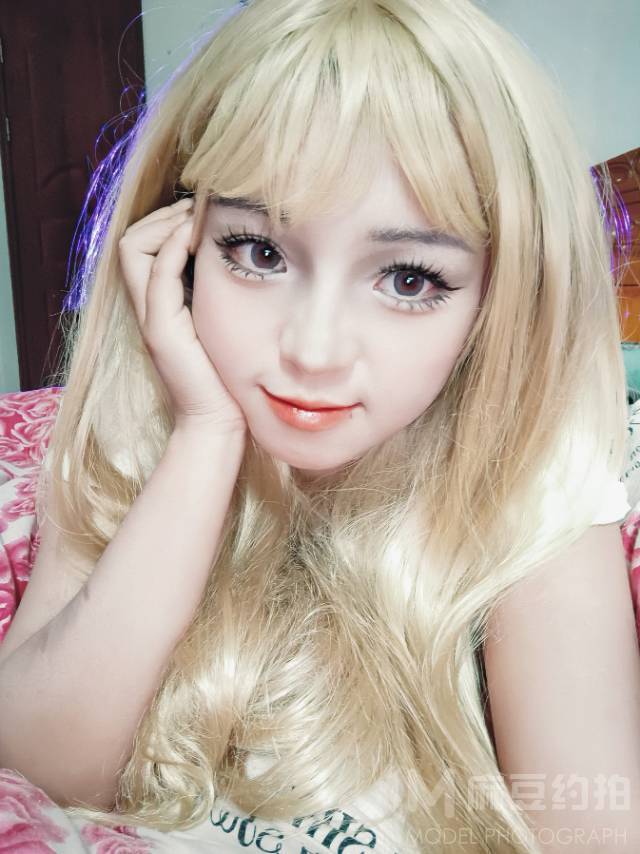 妆容模特