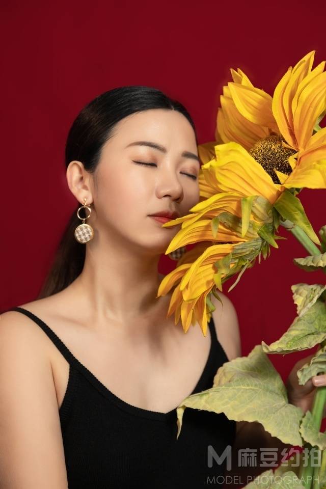 情绪模特