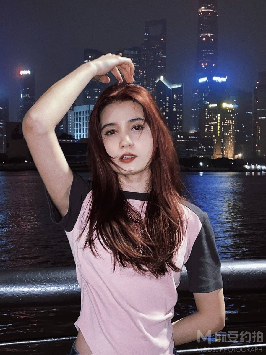 夜景模特