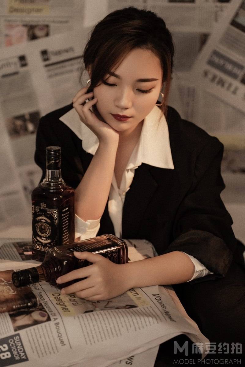 情绪模特