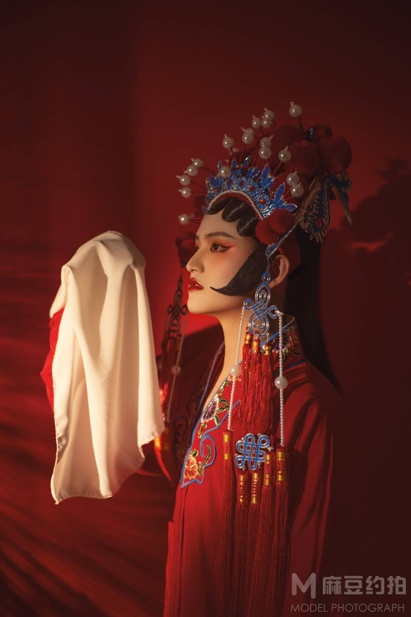 情绪模特