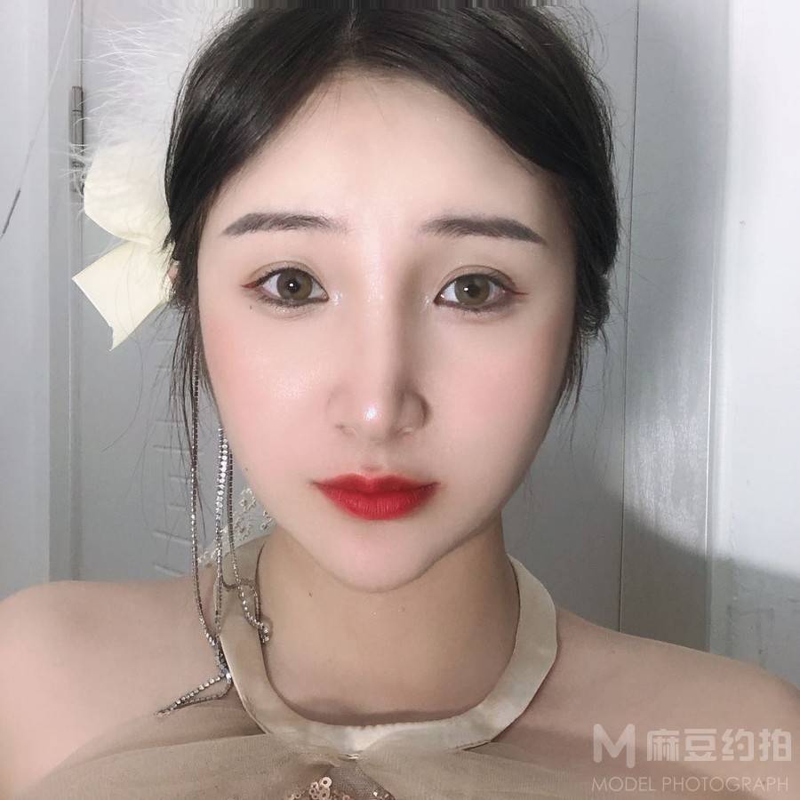 妆容模特