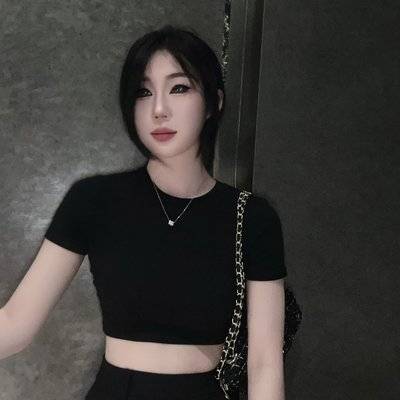 黑白模特