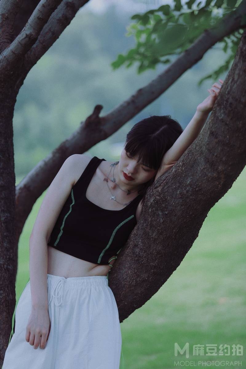 情绪模特