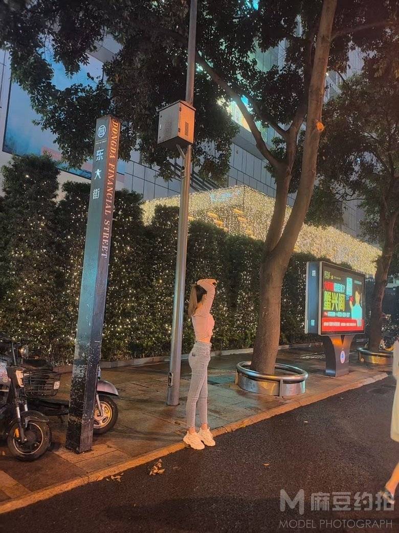 校园模特