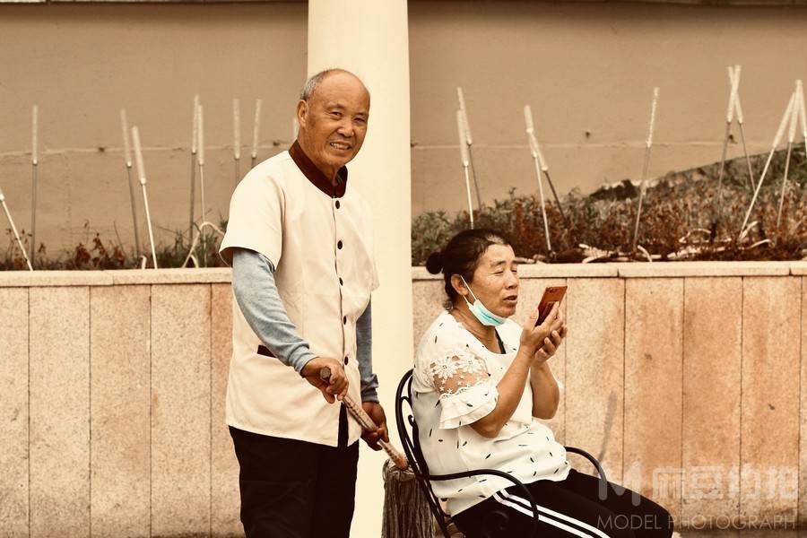 情绪模特