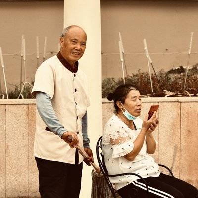 情绪模特