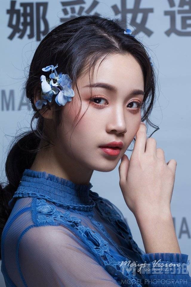 妆容模特