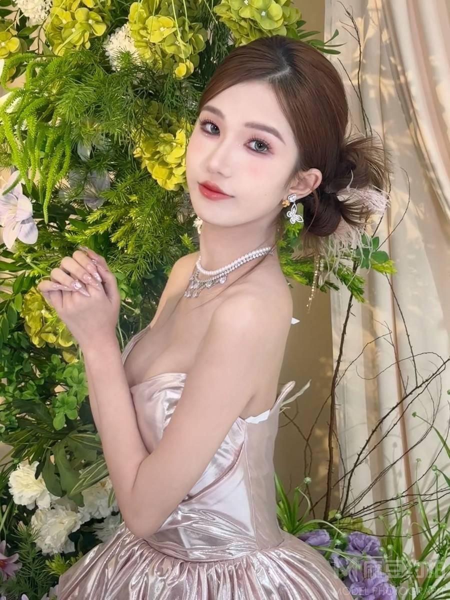 妆容模特
