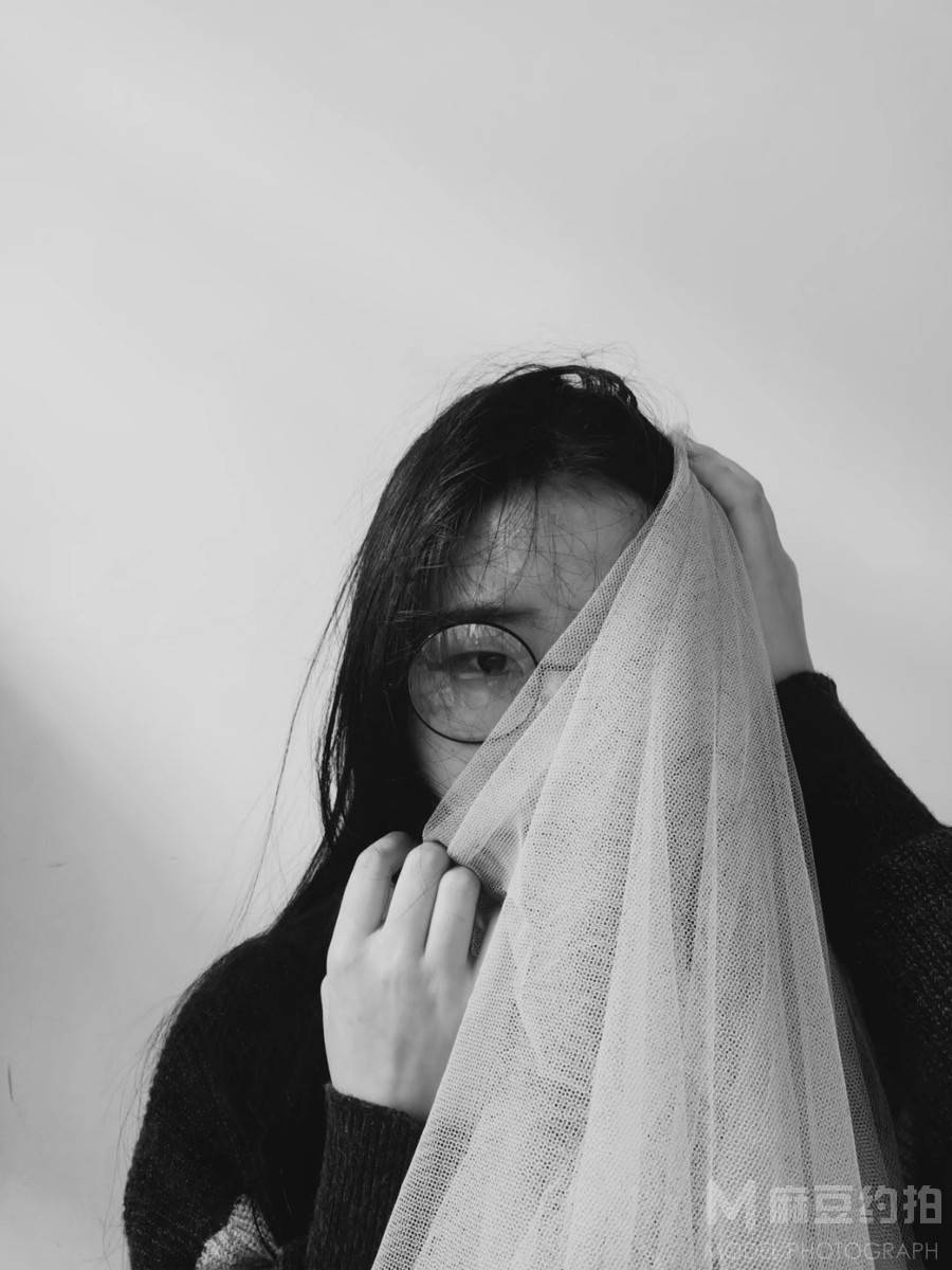 黑白模特