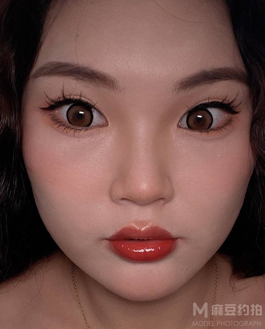 妆容模特