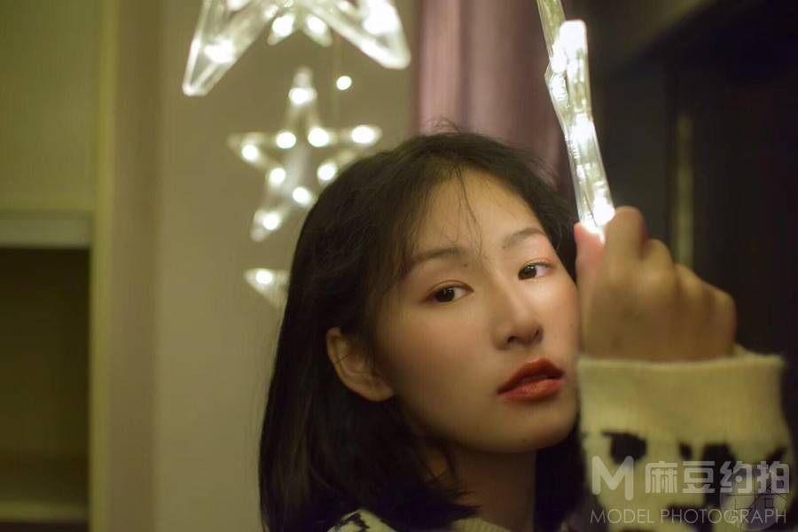 情绪模特