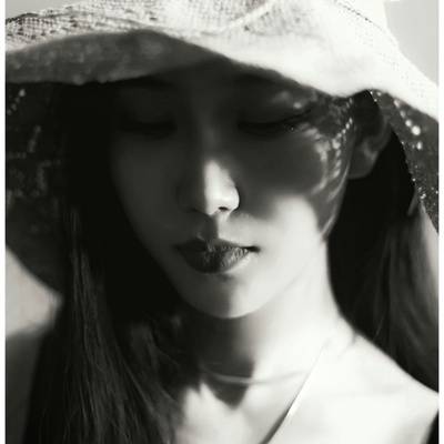 黑白模特