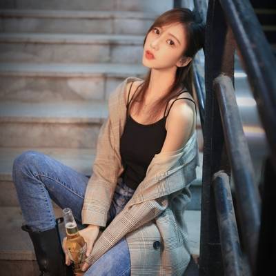 情绪模特
