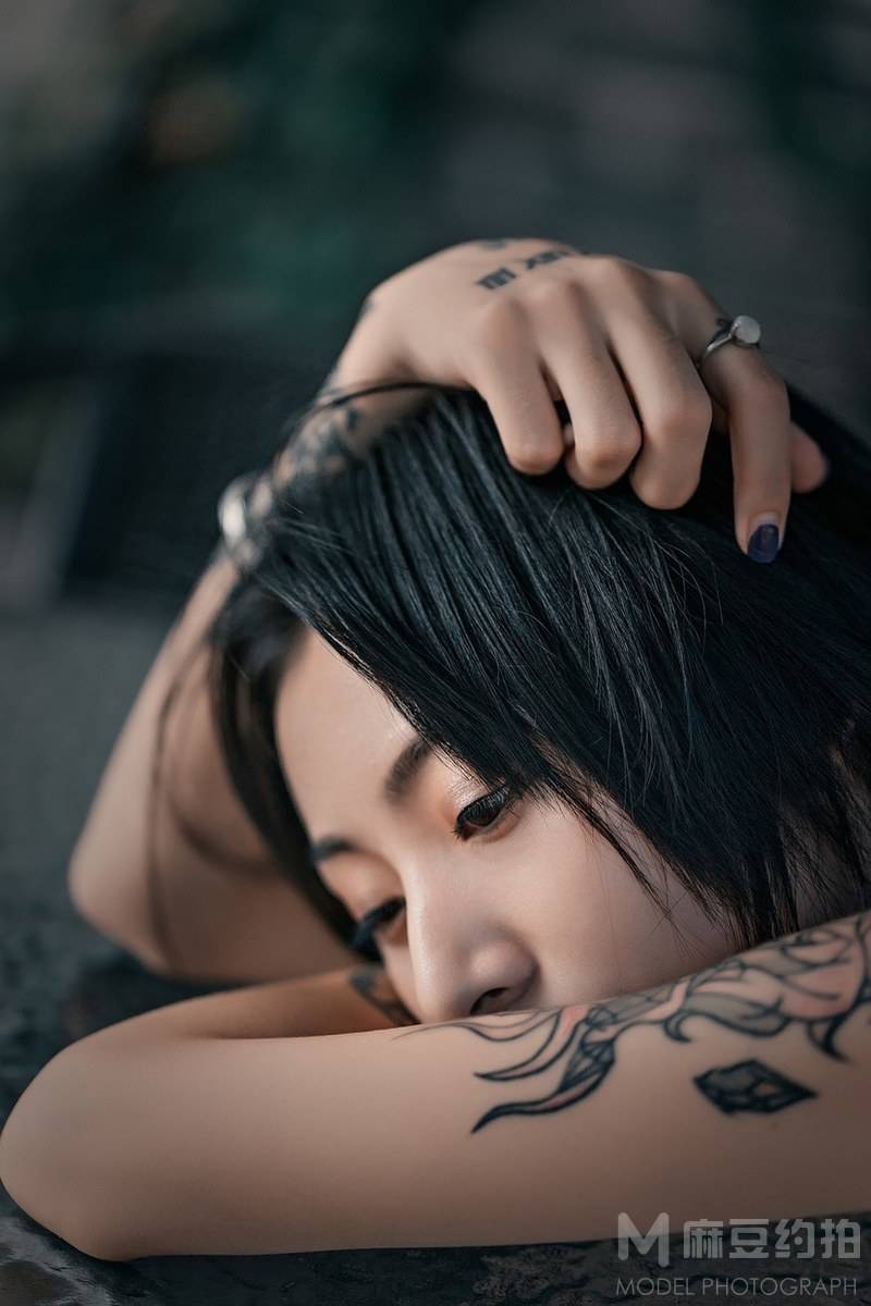 情绪模特