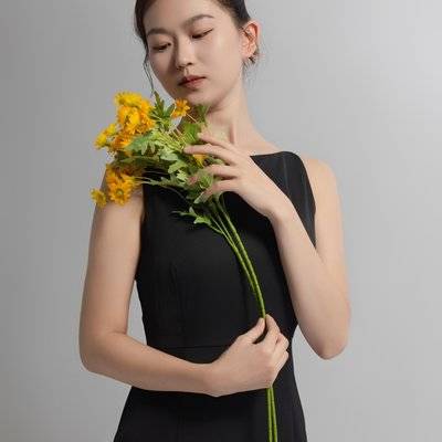 黑白模特