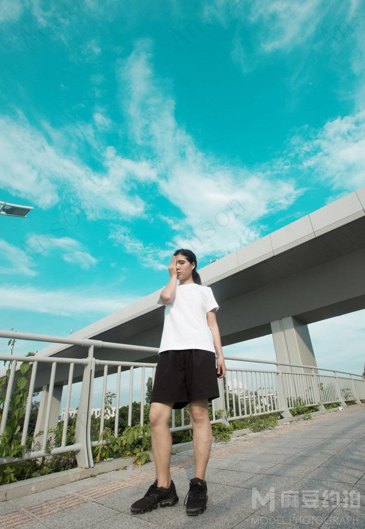 情绪模特