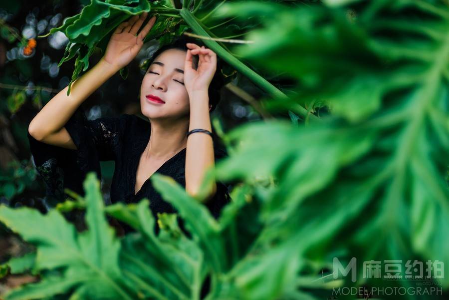 情绪模特