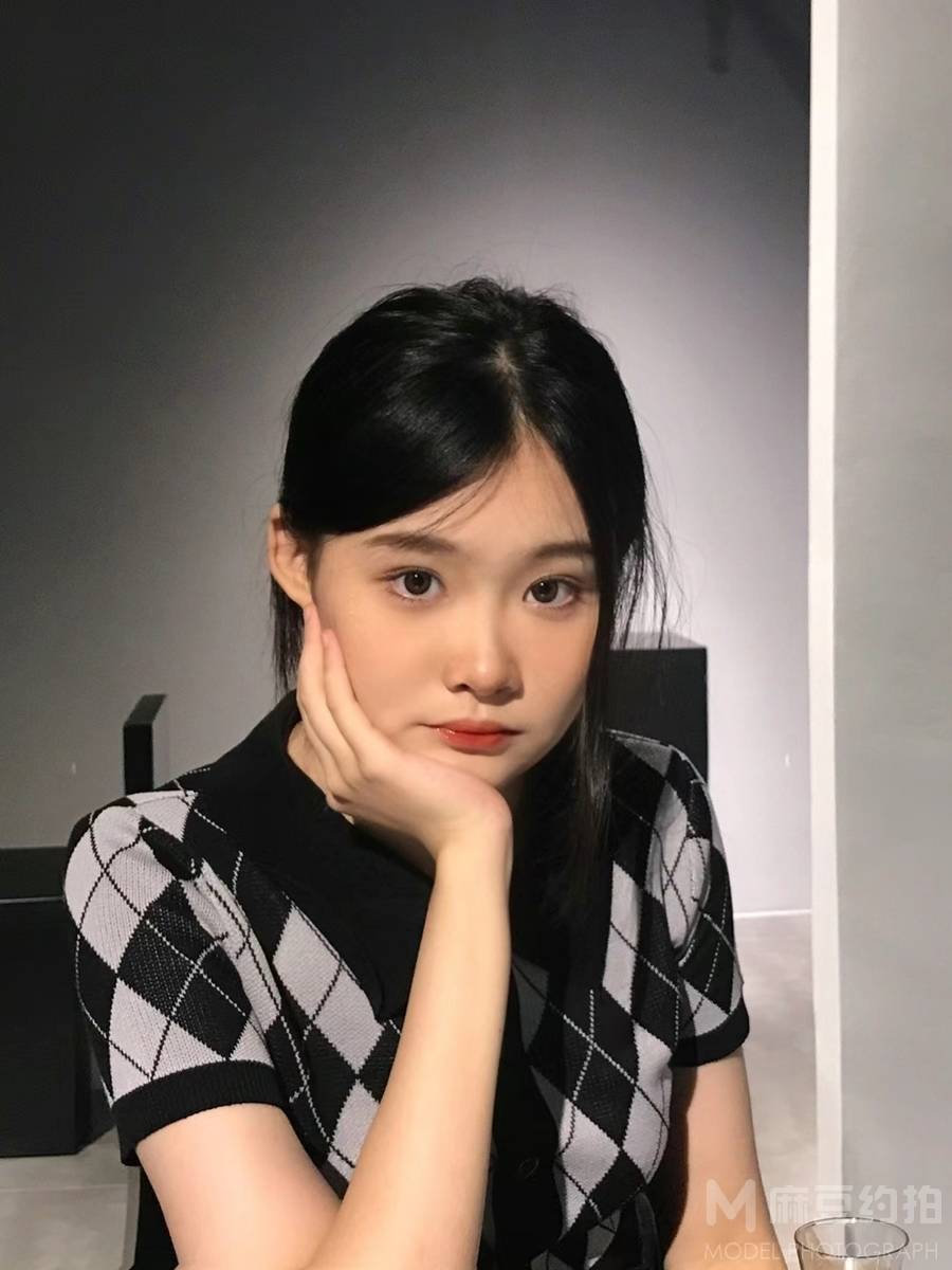 黑白模特