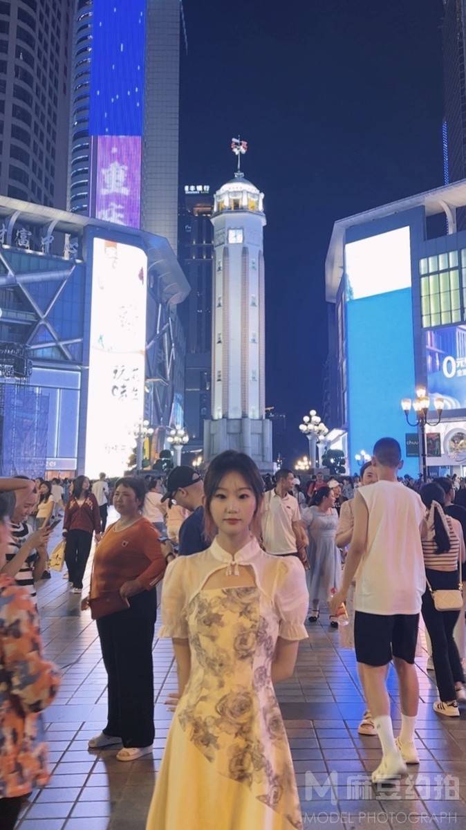 校园模特