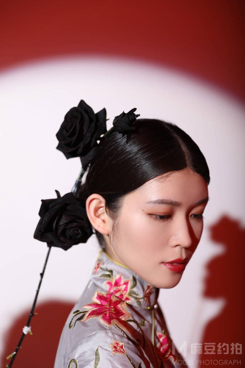 情绪模特