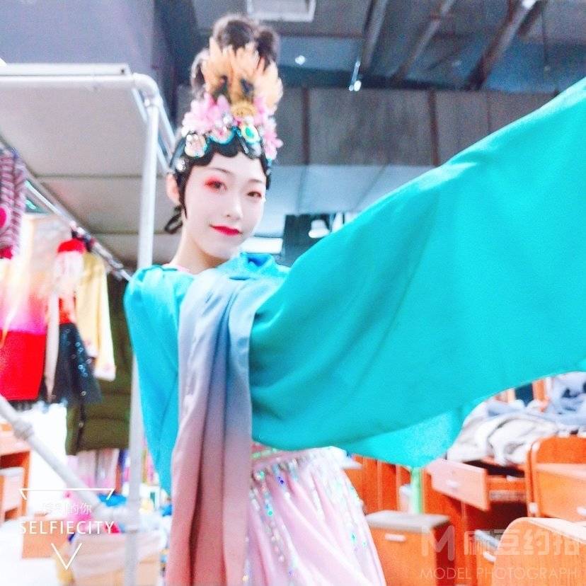 校园模特