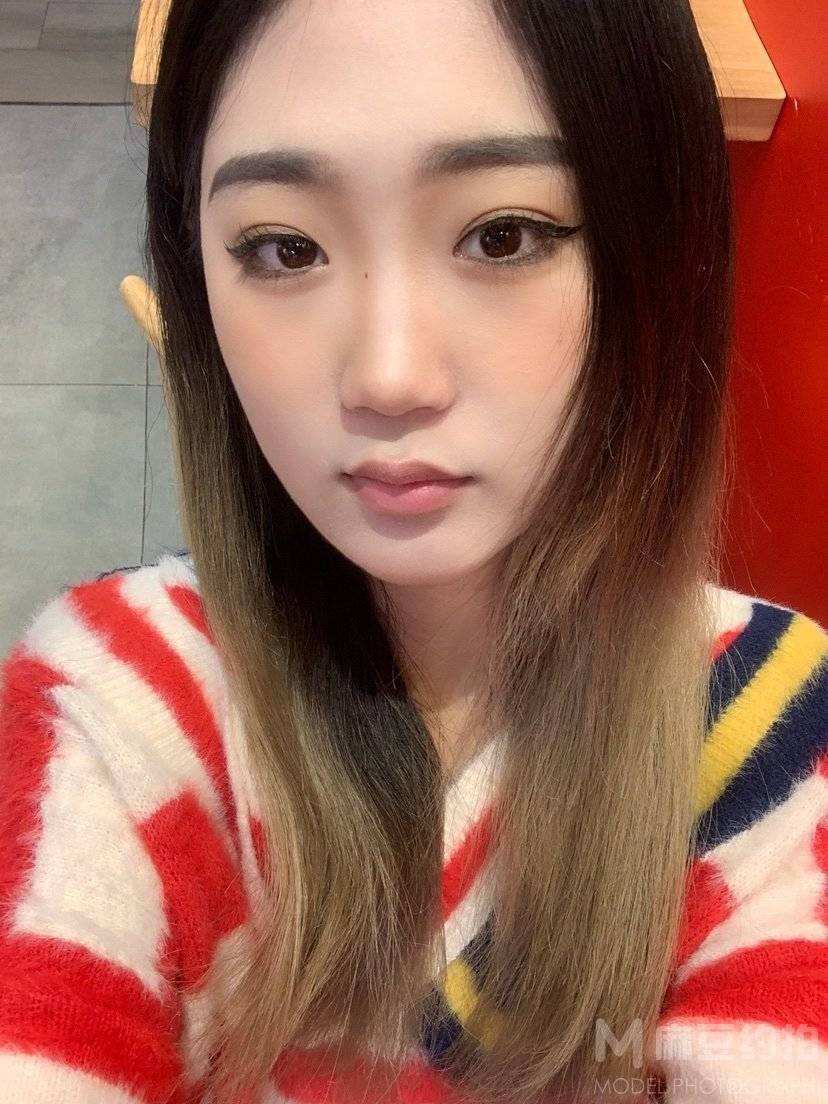 胶片模特